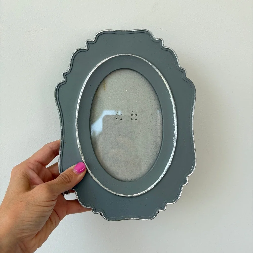 Concepts Grey and Silver Scalloped Oval Tabletop Picture Frame 5x3.5 Photo